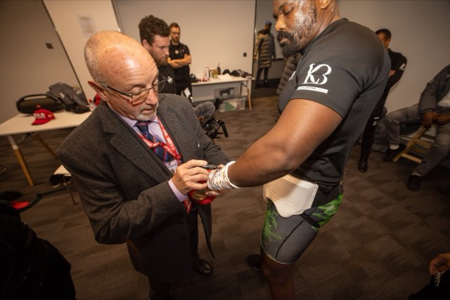Derek Chisora, Dressing room